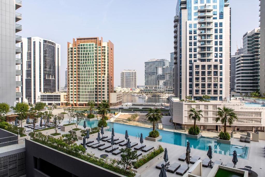 Business-Bay-Luxury-apartments-view
